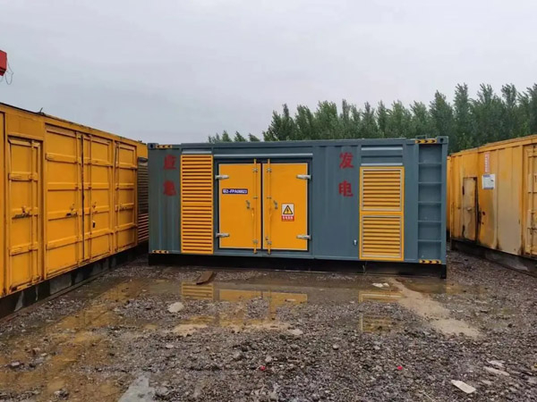 北京柴油发电机如何判断干式空气滤清器是否需要更换？